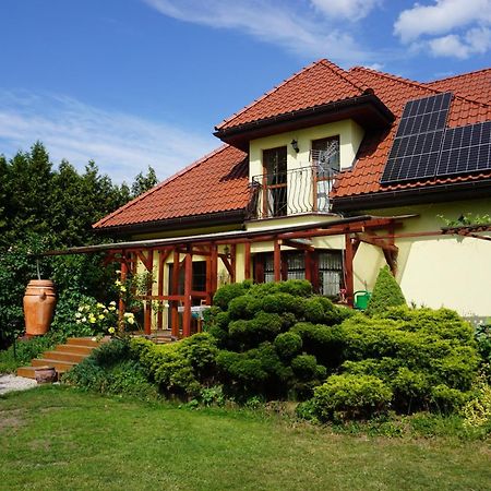 Comfortable House With Garden Manki Buitenkant foto