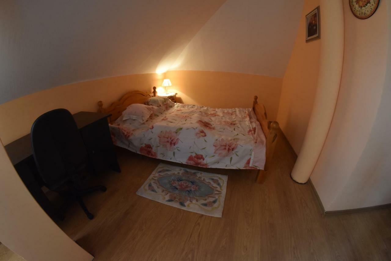 Comfortable House With Garden Manki Buitenkant foto
